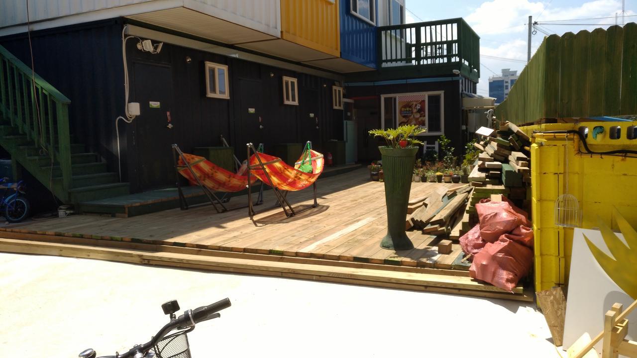 Ocean Capsule Guesthouse Gangneung Exterior foto