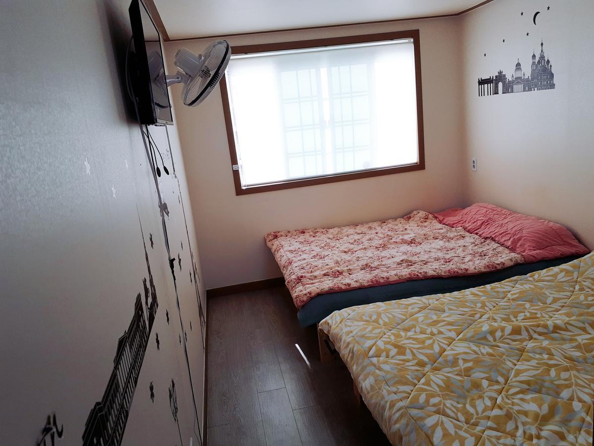 Ocean Capsule Guesthouse Gangneung Exterior foto